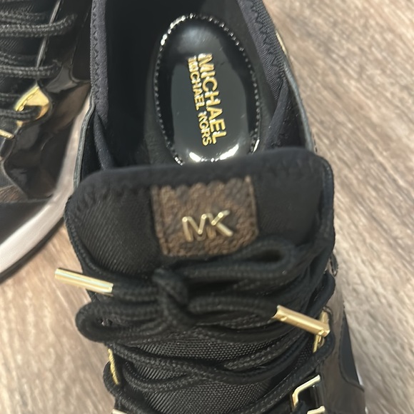 Michael Kors shoes - Picture 3 of 5